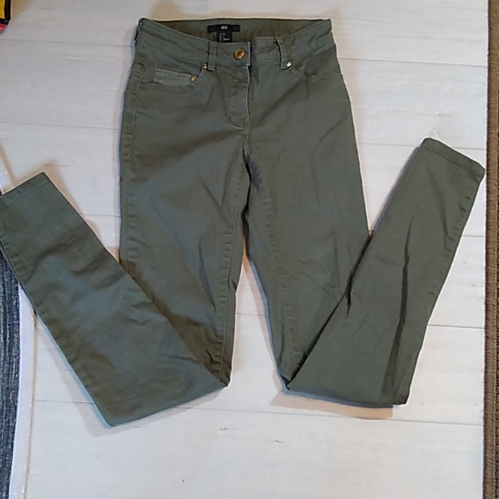 🤩 3/$20  H&M skinny jeans